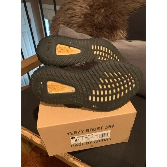 YEEZY 350 Mx Rock - Picture 3 of 3
